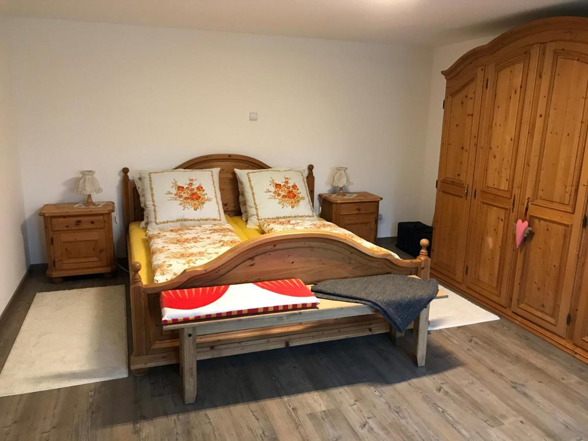 Ferienwohnung „Frosch“ Neukirchen-Balbini Dış mekan fotoğraf